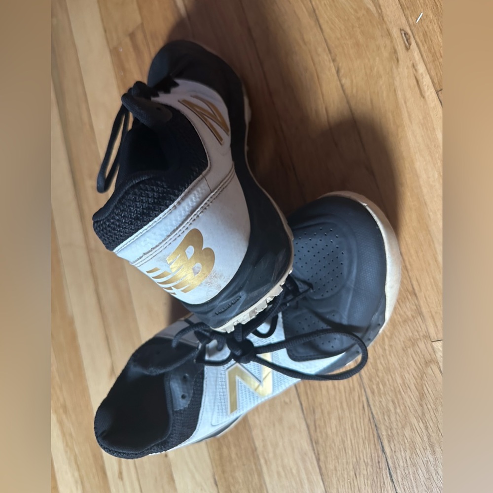 COPY - New balance softball turf cleats size 9